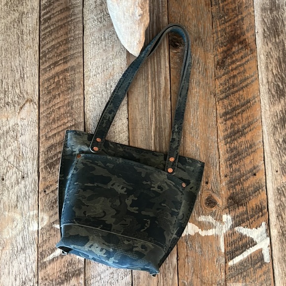 Handmade Leather Camouflage Tote Bag - Picture 6 of 12